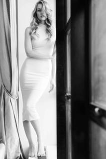 Lindsay Ellingson feet photo thumbnail