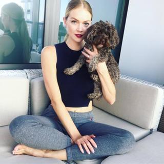 Lindsay Ellingson feet photo thumbnail