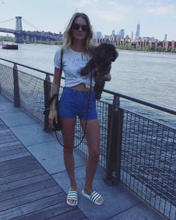 Lindsay Ellingson feet photo thumbnail