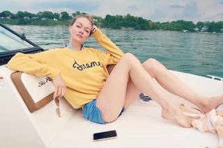 Lindsay Ellingson feet photo thumbnail