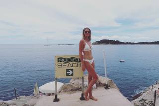 Lindsay Ellingson feet photo thumbnail