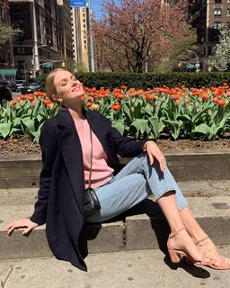 Lindsay Ellingson feet photo thumbnail