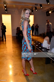 Lindsay Ellingson feet photo thumbnail