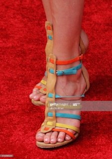 Lindsay Ellingson feet photo thumbnail