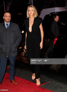 Lindsay Ellingson feet photo thumbnail