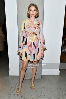 Lindsay Ellingson feet photo thumbnail