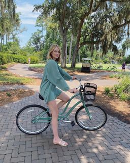 Lindsay Ellingson feet photo thumbnail