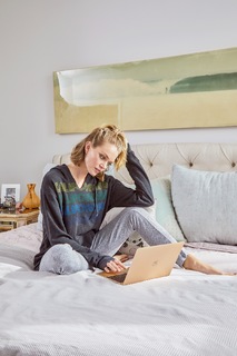 Lindsay Ellingson feet photo thumbnail