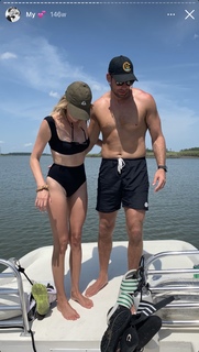 Lindsay Ellingson feet photo thumbnail