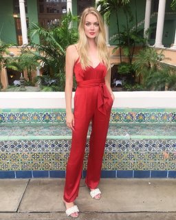 Lindsay Ellingson feet photo thumbnail