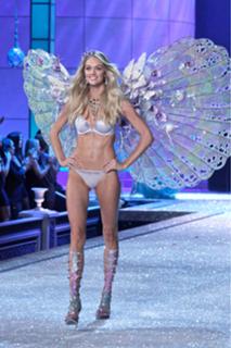 Lindsay Ellingson feet photo thumbnail