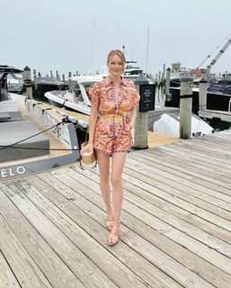 Lindsay Ellingson feet photo thumbnail