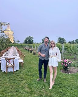 Lindsay Ellingson feet photo thumbnail