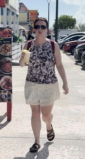 Lindsay Ellis feet photo 6