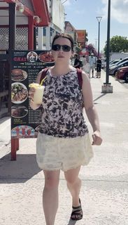 Lindsay Ellis feet photo 4