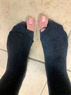 Lindsay Jones feet photo 4