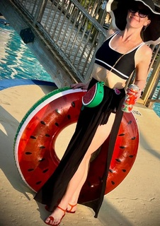 Lindsay Jones feet photo 1