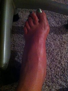 Lindsay Kay Hayward feet photo 2