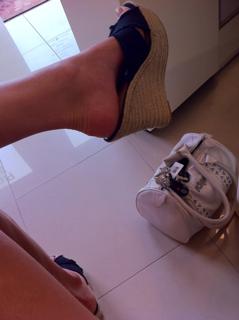 Lindsay Kay Hayward feet photo 20