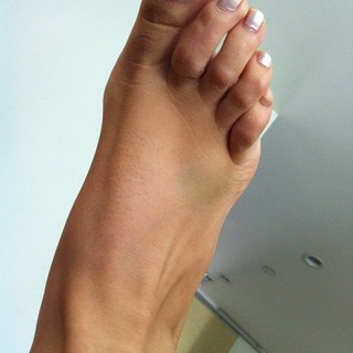 Lindsay Kay Hayward feet photo 2