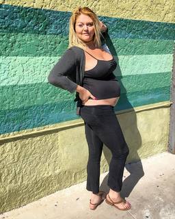 Lindsay Kay Hayward feet photo 13