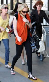 Lindsay Lohan feet photo thumbnail