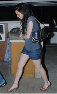 Lindsay Lohan feet photo thumbnail