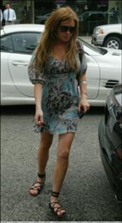 Lindsay Lohan feet photo thumbnail