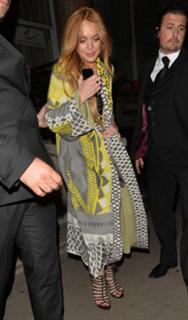 Lindsay Lohan feet photo thumbnail
