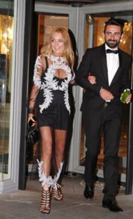 Lindsay Lohan feet photo thumbnail