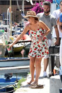 Lindsay Lohan feet photo thumbnail
