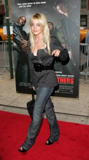 Lindsay Lohan feet photo thumbnail