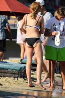 Lindsay Lohan feet photo thumbnail