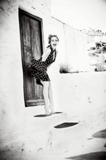 Lindsay Lohan feet photo thumbnail