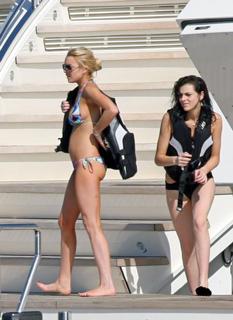 Lindsay Lohan feet photo thumbnail