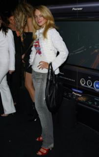 Lindsay Lohan feet photo thumbnail