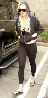Lindsay Lohan feet photo thumbnail