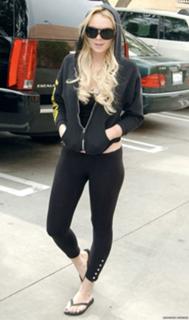 Lindsay Lohan feet photo thumbnail