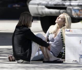 Lindsay Lohan feet photo thumbnail
