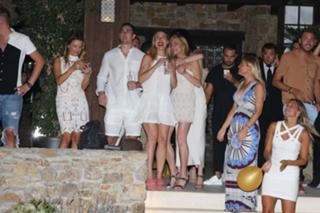Lindsay Lohan feet photo thumbnail