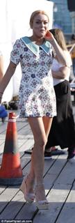 Lindsay Lohan feet photo thumbnail