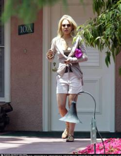 Lindsay Lohan feet photo thumbnail