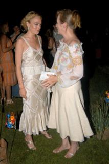 Lindsay Lohan feet photo thumbnail
