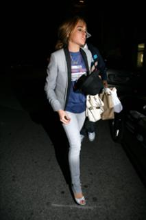 Lindsay Lohan feet photo thumbnail