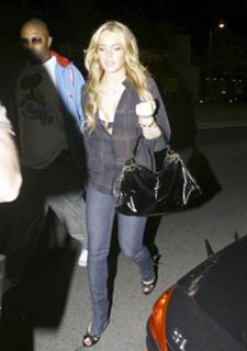 Lindsay Lohan feet photo thumbnail