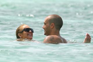 Lindsay Lohan feet photo thumbnail