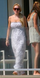 Lindsay Lohan feet photo thumbnail