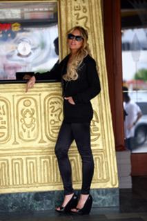 Lindsay Lohan feet photo thumbnail