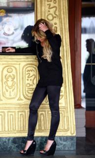 Lindsay Lohan feet photo thumbnail