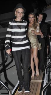 Lindsay Lohan feet photo thumbnail